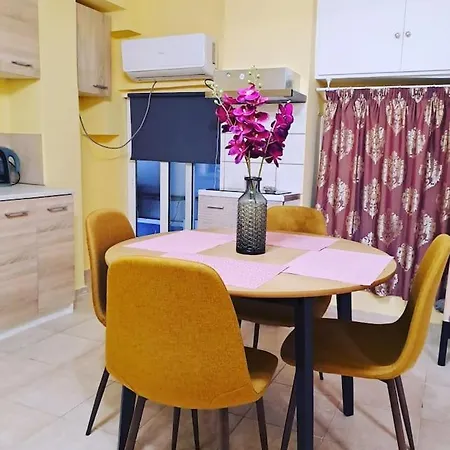 Apartment Zenia 1 στην καρδιά της πάτρας Patras